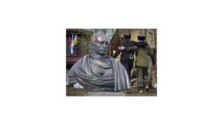 Pri Petrohrade postavili plastového Putina, šéf Kremľa si poctu neželá